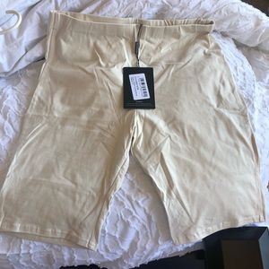 • PRETTY LITTLE THINGS CREAM BIKER SHORTS •